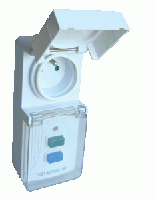 Zásuvkový adaptér s prúdovým chráničom